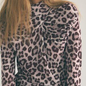 FINE KNIT ANIMAL PRINT JACQUARD TOP